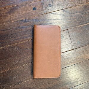 Universal Thread Tan Wallet